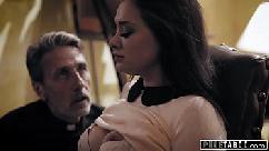 Pure taboo priest tira proveito de uma noiva desesperada